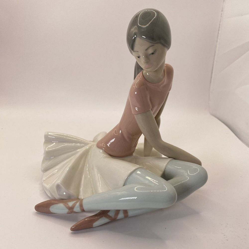 Lladro #1357 "Shelley Or "Ballet Pink" Daisa 1978 made in Spain
